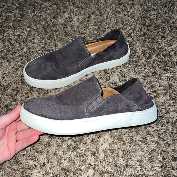 Steve Madden Grey Suede Slip Ons Size 6.5 - Picture 1 of 7